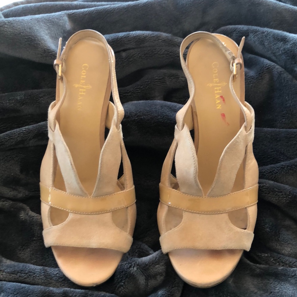 Cole Haan Tan Suede and Leather Patent leather heels. HOST PICK